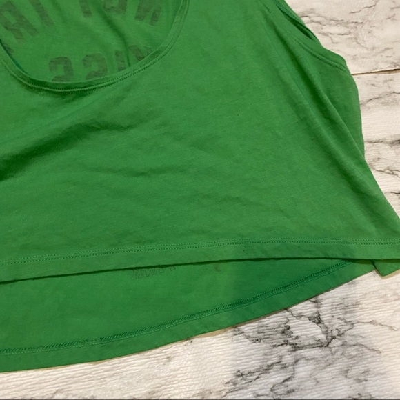 Victoria’s Secret PINK Irish Kiss Green Sleeveless Athletic Workout Y2K Top - Picture 7 of 10